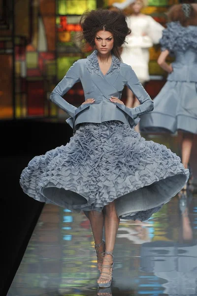 Look 9